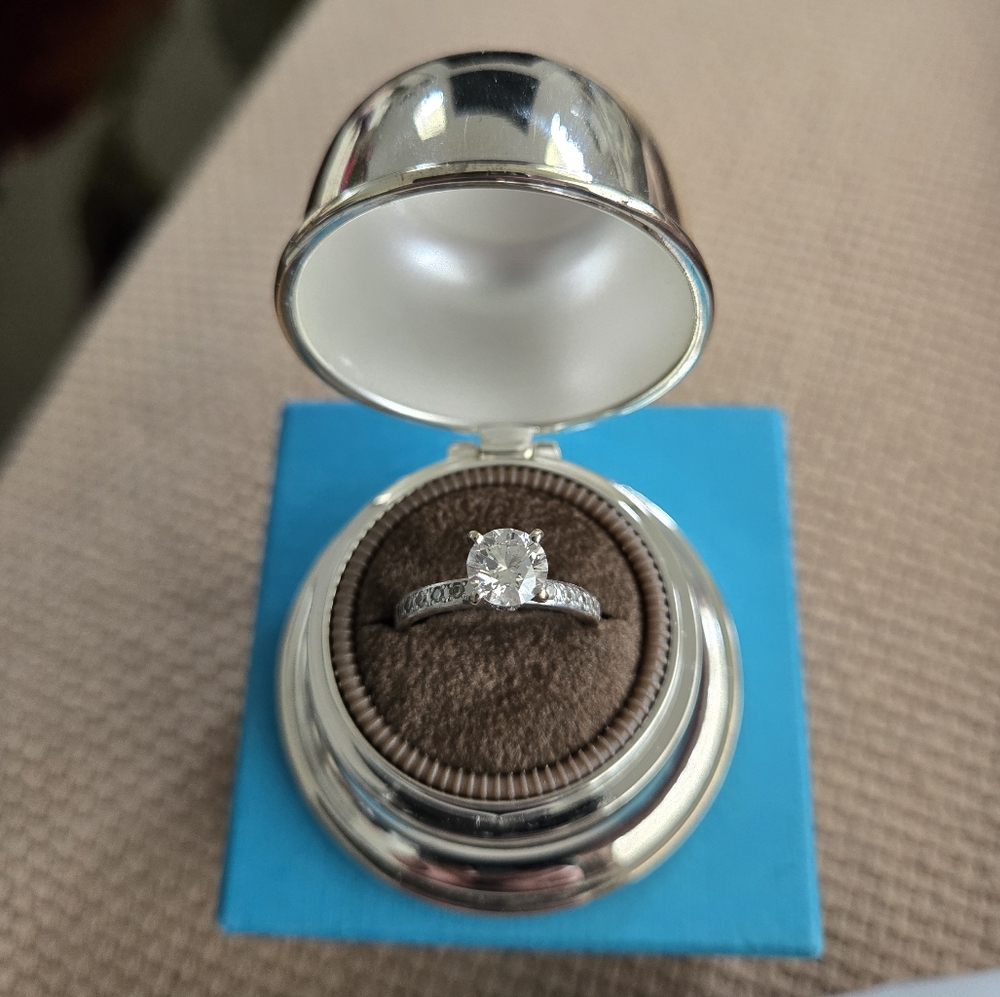 Birks Natural Diamond Solitaire Art Deco Engagement Ring 1.03 ct, VS2, G
